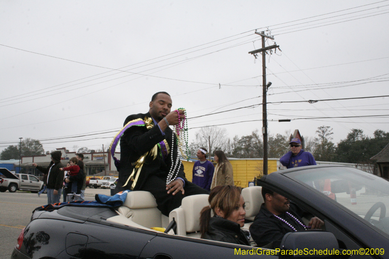 Krewe-of-Claude-Slidell-Mardi-Gras-2009-0104