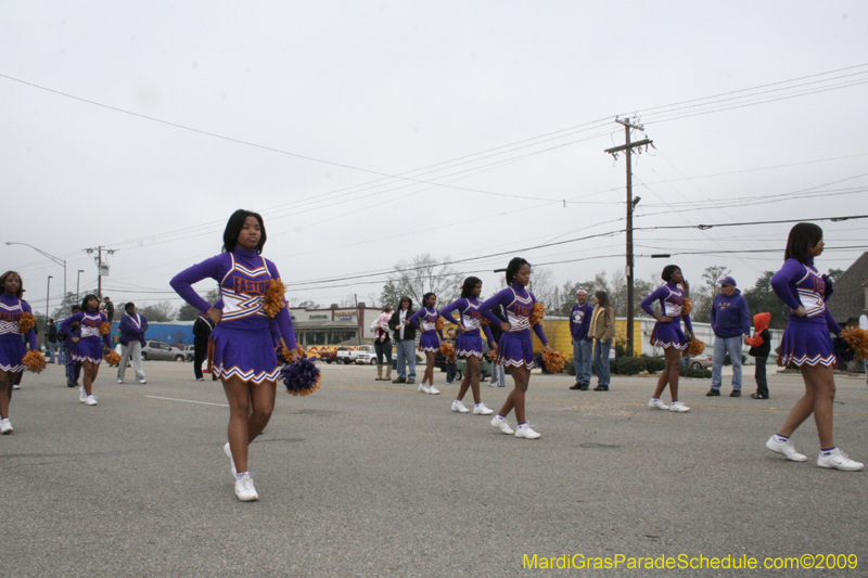 Krewe-of-Claude-Slidell-Mardi-Gras-2009-0125
