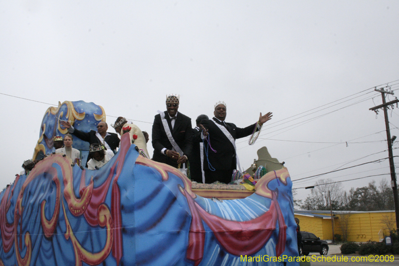 Krewe-of-Claude-Slidell-Mardi-Gras-2009-0130