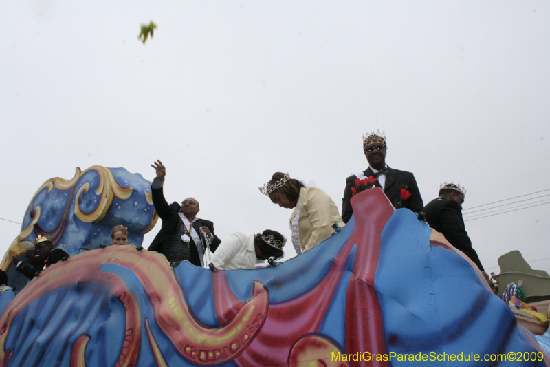 Krewe-of-Claude-Slidell-Mardi-Gras-2009-0131