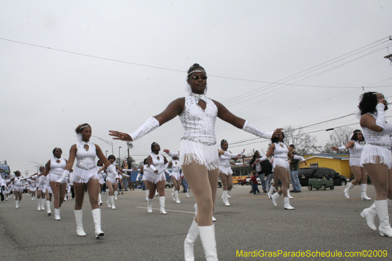 Krewe-of-Claude-Slidell-Mardi-Gras-2009-0142