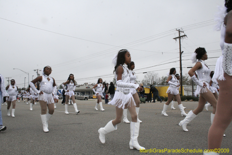 Krewe-of-Claude-Slidell-Mardi-Gras-2009-0143