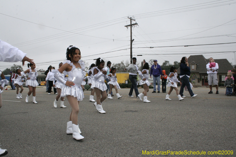 Krewe-of-Claude-Slidell-Mardi-Gras-2009-0145