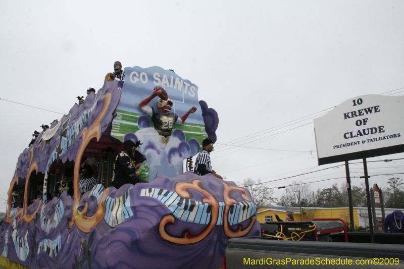 Krewe-of-Claude-Slidell-Mardi-Gras-2009-0146