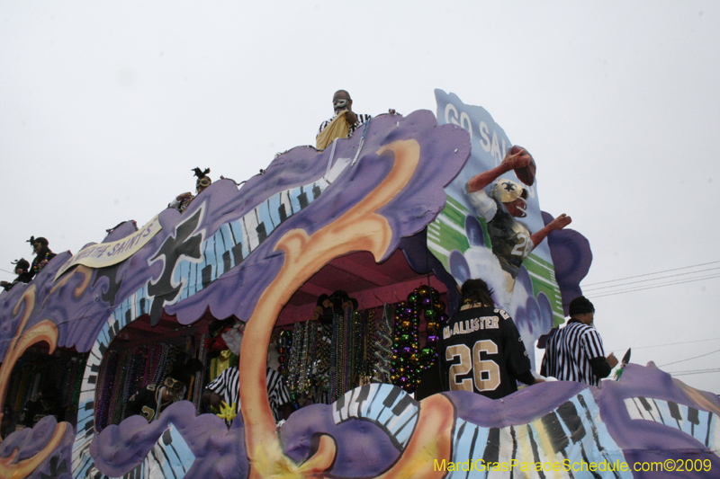 Krewe-of-Claude-Slidell-Mardi-Gras-2009-0147