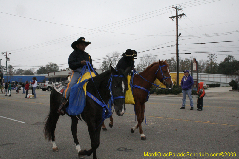 Krewe-of-Claude-Slidell-Mardi-Gras-2009-0155