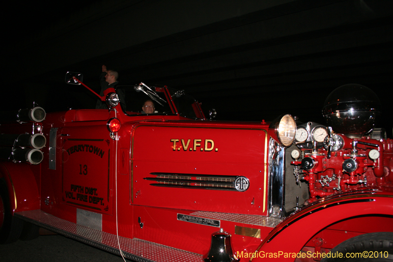 Krewe-of-Cleopatra-2010-Westbank-Mardi-Gras-2634