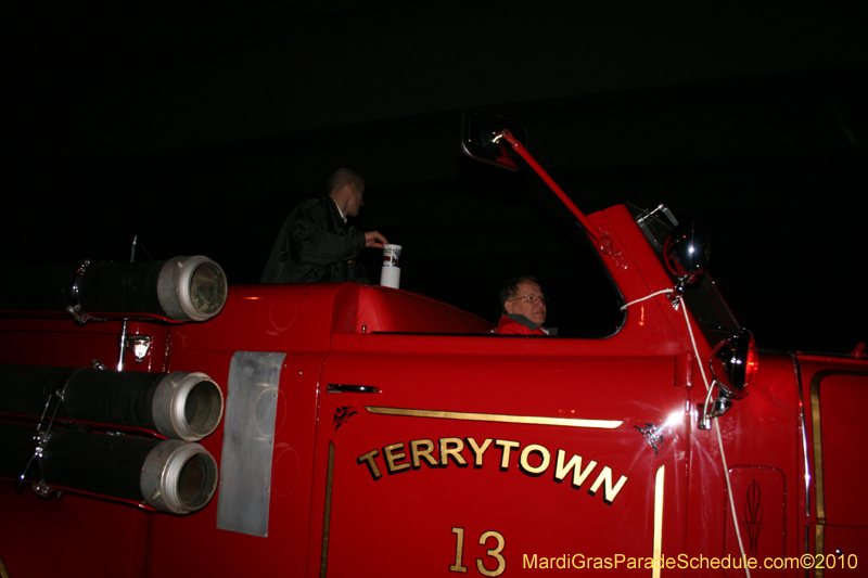 Krewe-of-Cleopatra-2010-Westbank-Mardi-Gras-2635