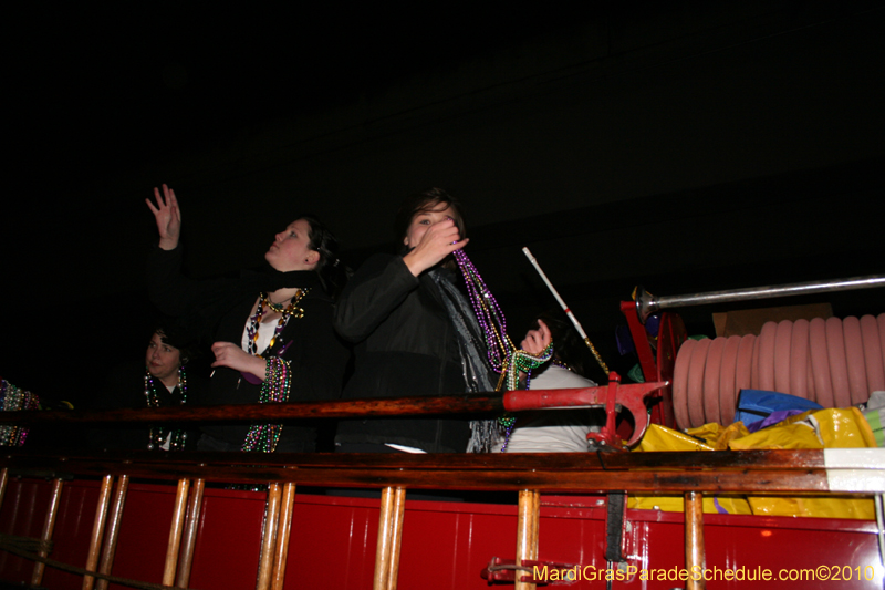 Krewe-of-Cleopatra-2010-Westbank-Mardi-Gras-2642