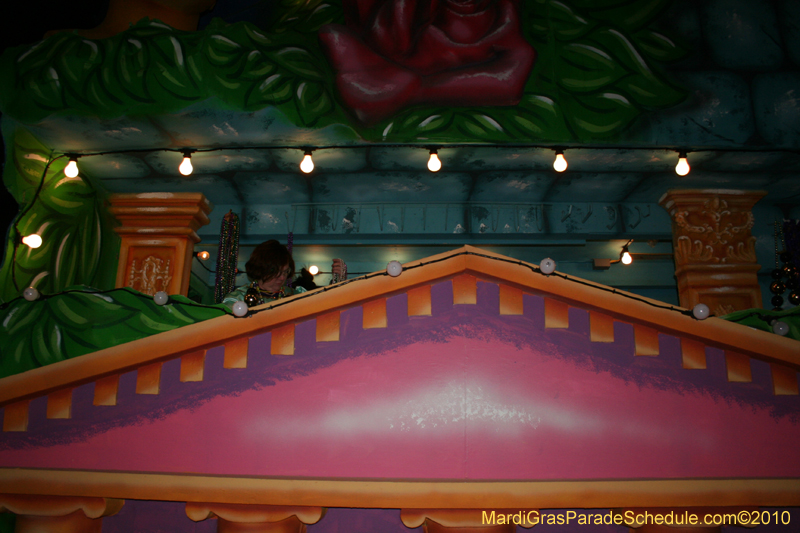 Krewe-of-Cleopatra-2010-Westbank-Mardi-Gras-2754