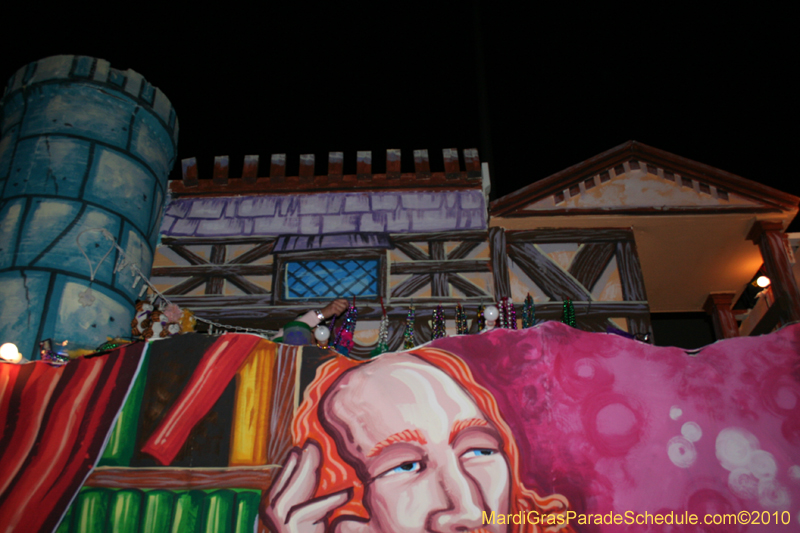 Krewe-of-Cleopatra-2010-Westbank-Mardi-Gras-2922