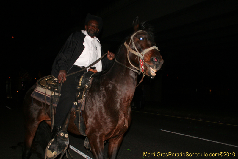 Krewe-of-Cleopatra-2010-Westbank-Mardi-Gras-2942
