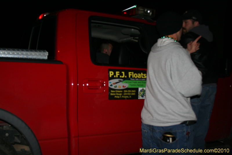 Krewe-of-Cleopatra-2010-Westbank-Mardi-Gras-2948