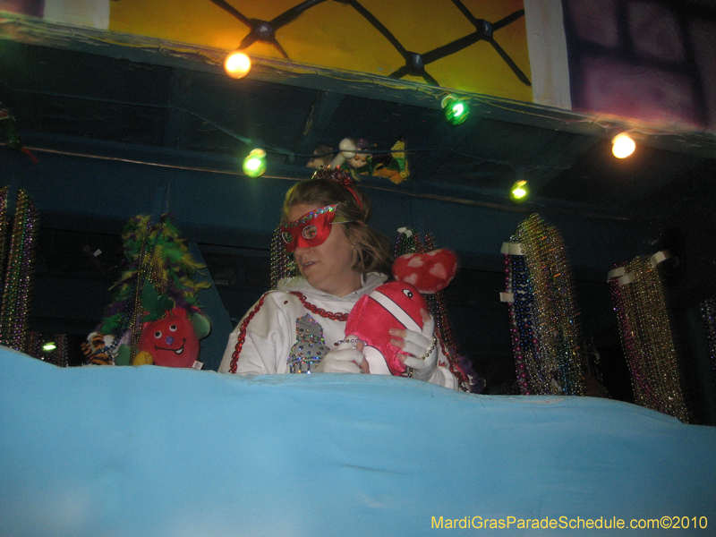 Krewe-of-Eve-2010-Mandeville-Mardi-Gras-116