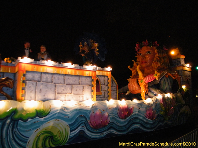 Krewe-of-Excalibur-2010-Mardi-Gras-Metairie-7560