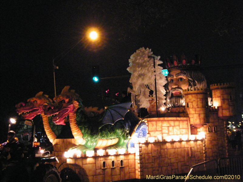 Krewe-of-Excalibur-2010-Mardi-Gras-Metairie-7565