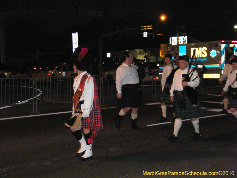 Krewe-of-Excalibur-2010-Mardi-Gras-Metairie-7567