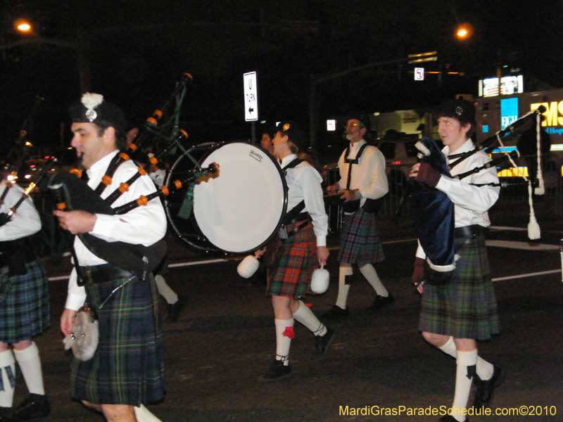 Krewe-of-Excalibur-2010-Mardi-Gras-Metairie-7568
