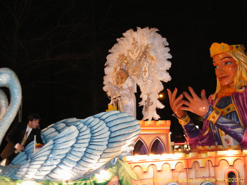 Krewe-of-Excalibur-2010-Mardi-Gras-Metairie-7572