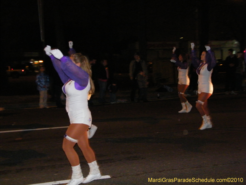 Krewe-of-Excalibur-2010-Mardi-Gras-Metairie-7577