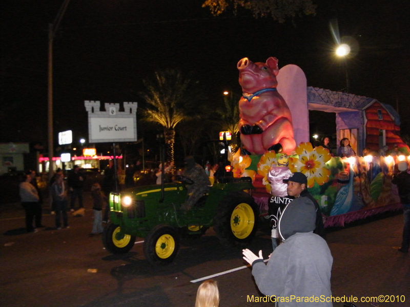 Krewe-of-Excalibur-2010-Mardi-Gras-Metairie-7587