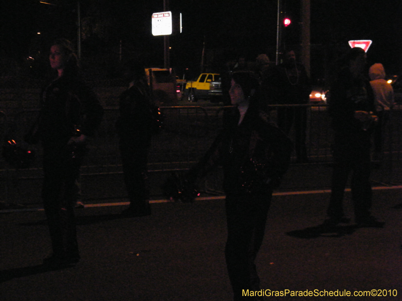 Krewe-of-Excalibur-2010-Mardi-Gras-Metairie-7594