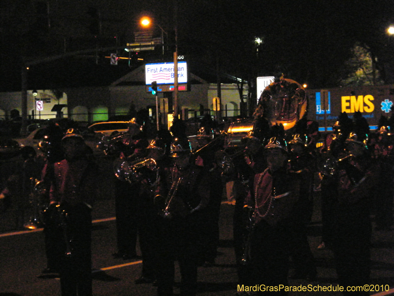 Krewe-of-Excalibur-2010-Mardi-Gras-Metairie-7595