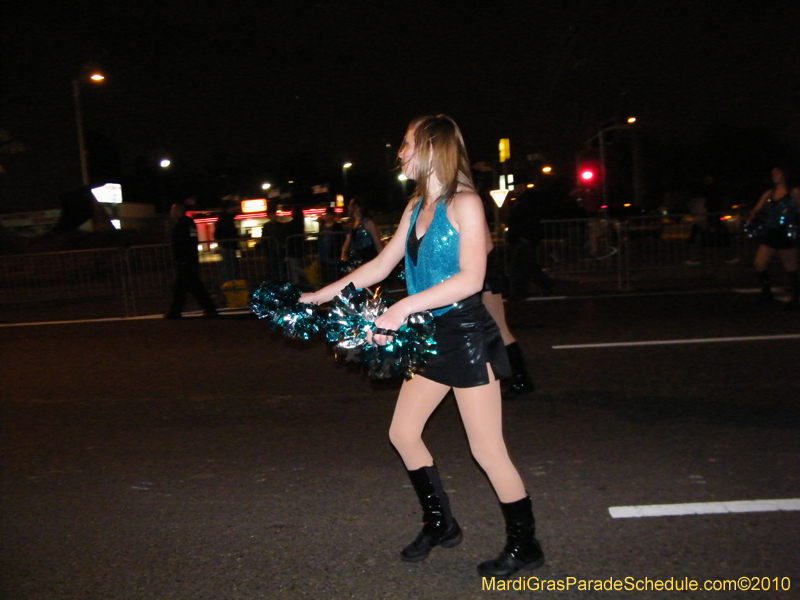 Krewe-of-Excalibur-2010-Mardi-Gras-Metairie-7611