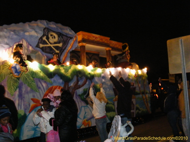 Krewe-of-Excalibur-2010-Mardi-Gras-Metairie-7621