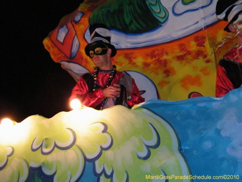 Krewe-of-Excalibur-2010-Mardi-Gras-Metairie-7638