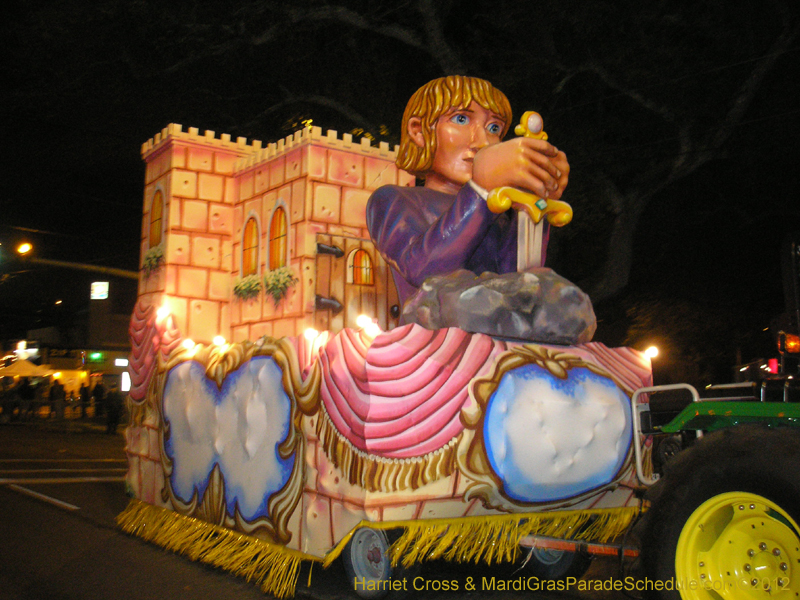 Knights-of-Excalibur-HC-2012-0006