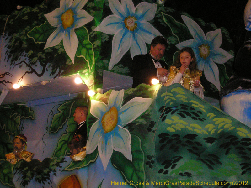 Knights-of-Excalibur-HC-2012-0013