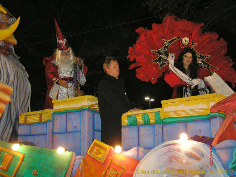 Knights-of-Excalibur-HC-2012-0017