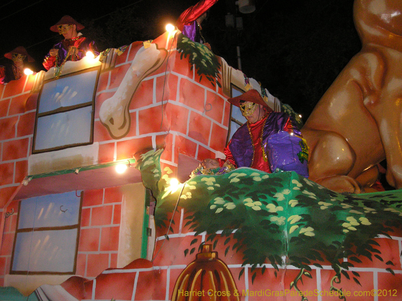 Knights-of-Excalibur-HC-2012-0028