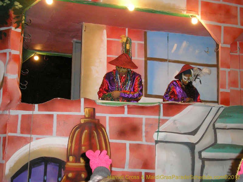 Knights-of-Excalibur-HC-2012-0029