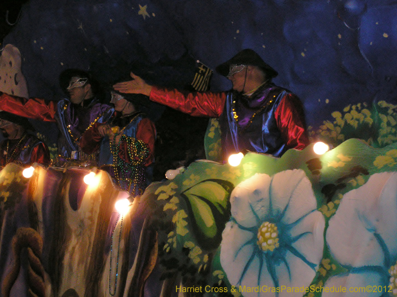 Knights-of-Excalibur-HC-2012-0033