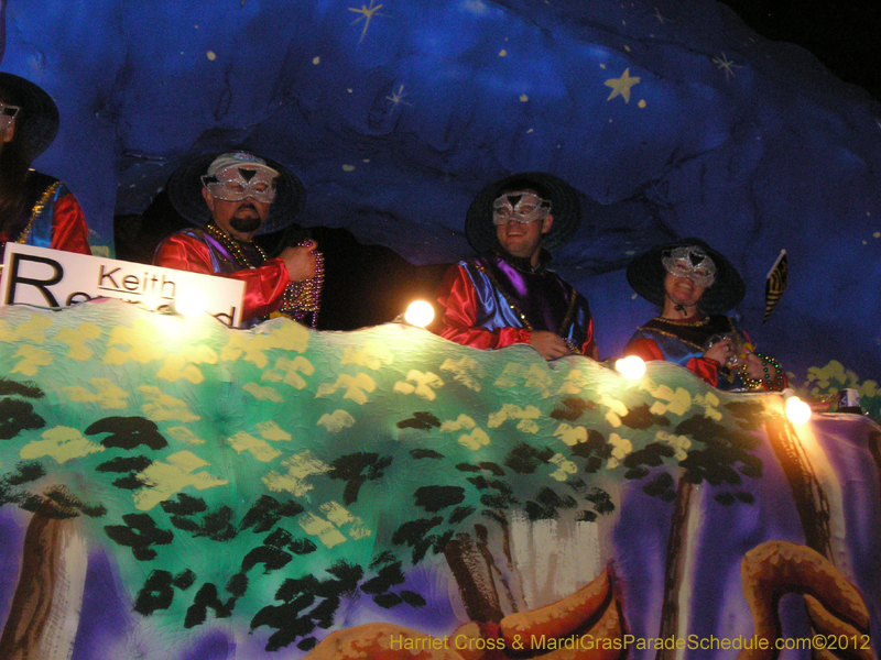 Knights-of-Excalibur-HC-2012-0034