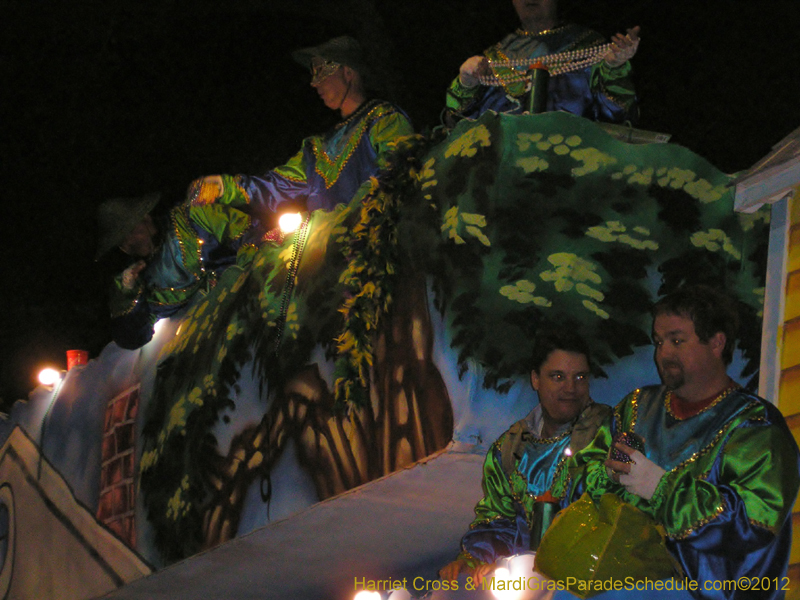 Knights-of-Excalibur-HC-2012-0042