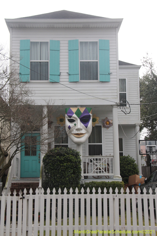 Krewe-of-House-Floats-03374-Broadmore-Fontainebleau-2021