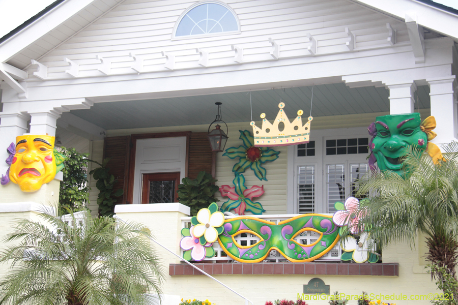 Krewe-of-House-Floats-03378-Broadmore-Fontainebleau-2021