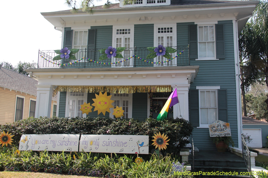 Krewe-of-House-Floats-03386-Broadmore-Fontainebleau-2021