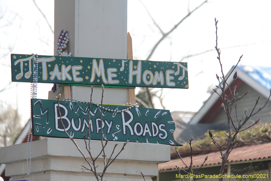 Krewe-of-House-Floats-03436-Broadmore-Fontainebleau-2021