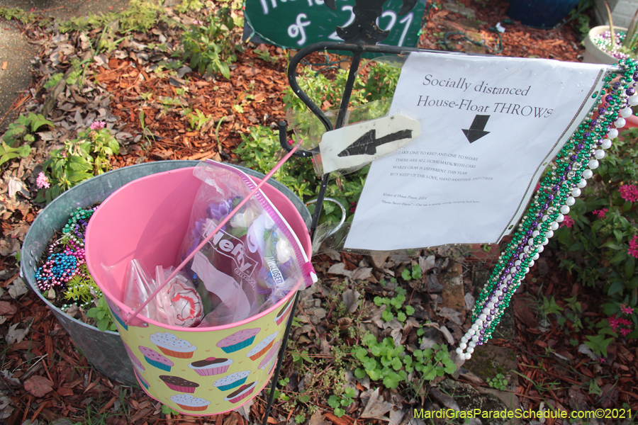 Krewe-of-House-Floats-03439-Broadmore-Fontainebleau-2021