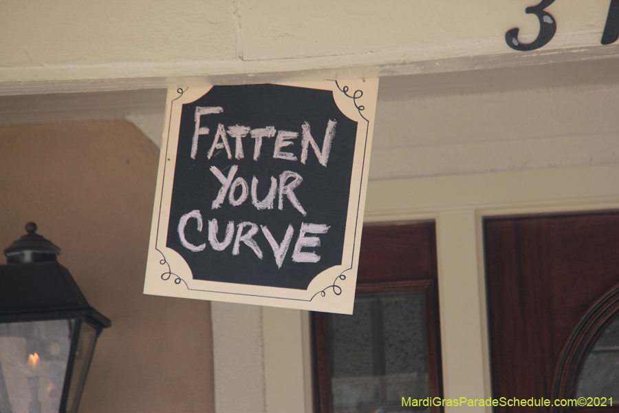 Krewe-of-House-Floats-03456-Broadmore-Fontainebleau-2021