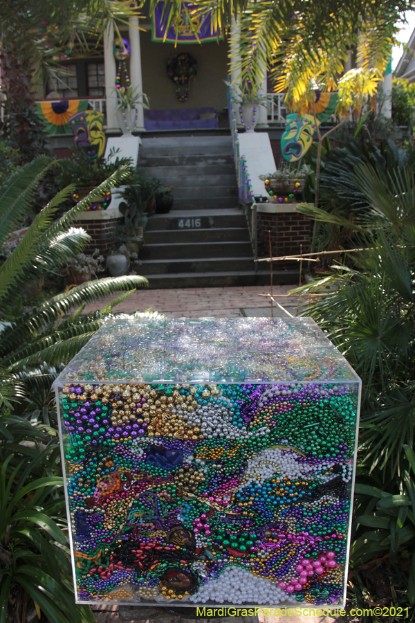 Krewe-of-House-Floats-03462-Broadmore-Fontainebleau-2021