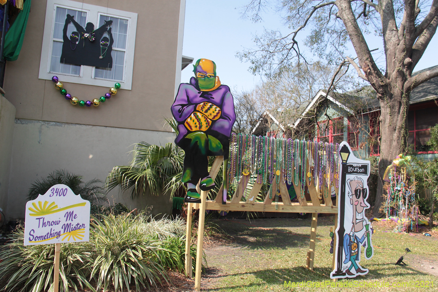 Krewe-of-House-Floats-03466-Broadmore-Fontainebleau-2021