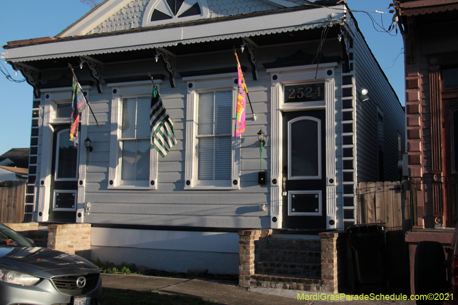 Krewe-of-House-Floats-00813-Central-City