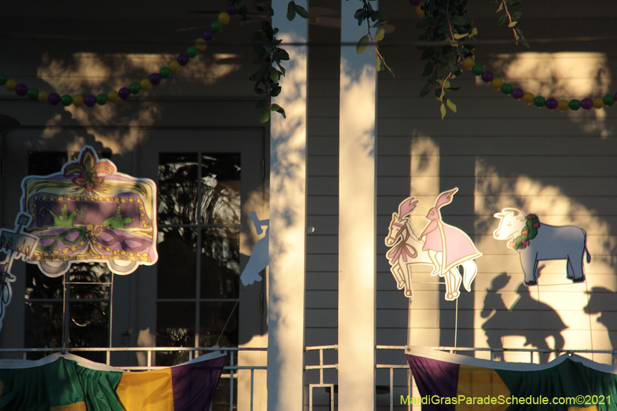 Krewe-of-House-Floats-00832-Central-City