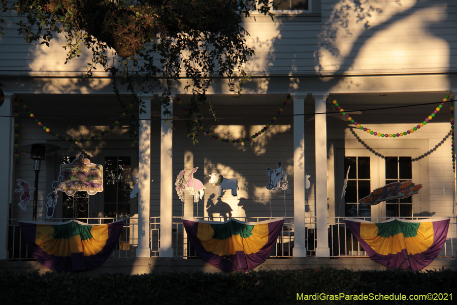 Krewe-of-House-Floats-00833-Central-City