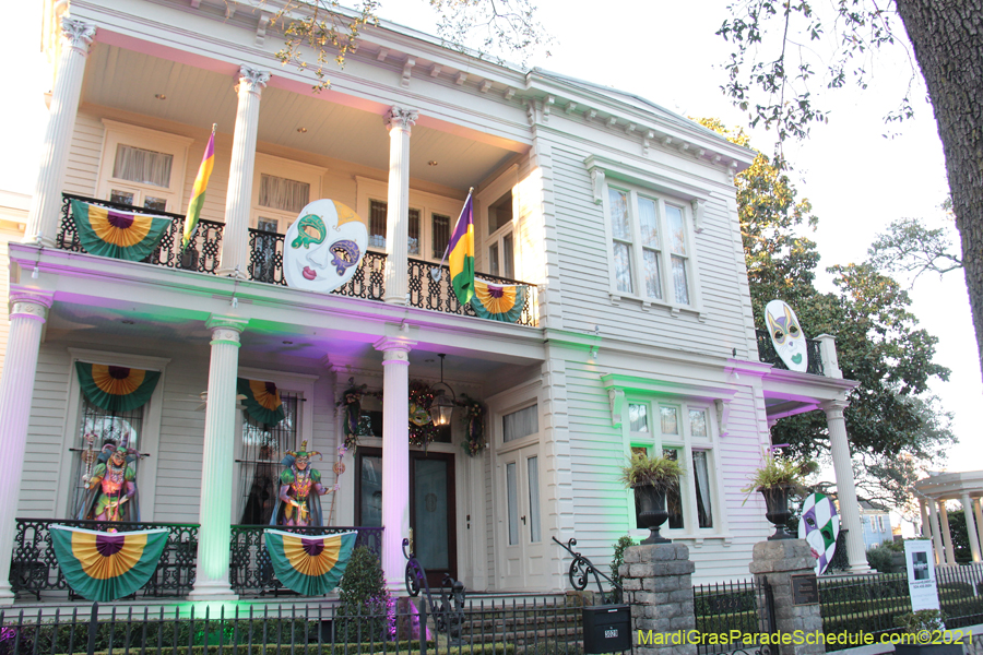 Krewe-of-House-Floats-00838-Central-City